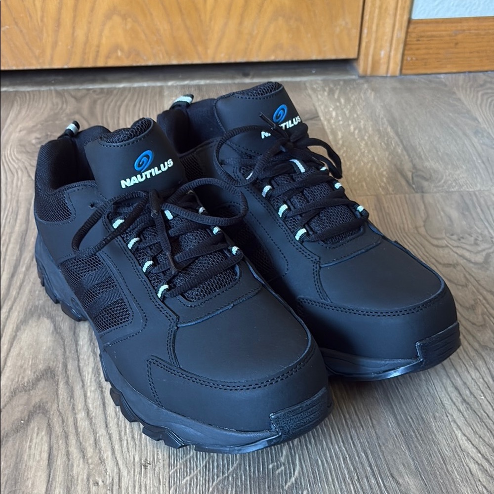 Nautilus Men's Black Composite Toe Work Shoes